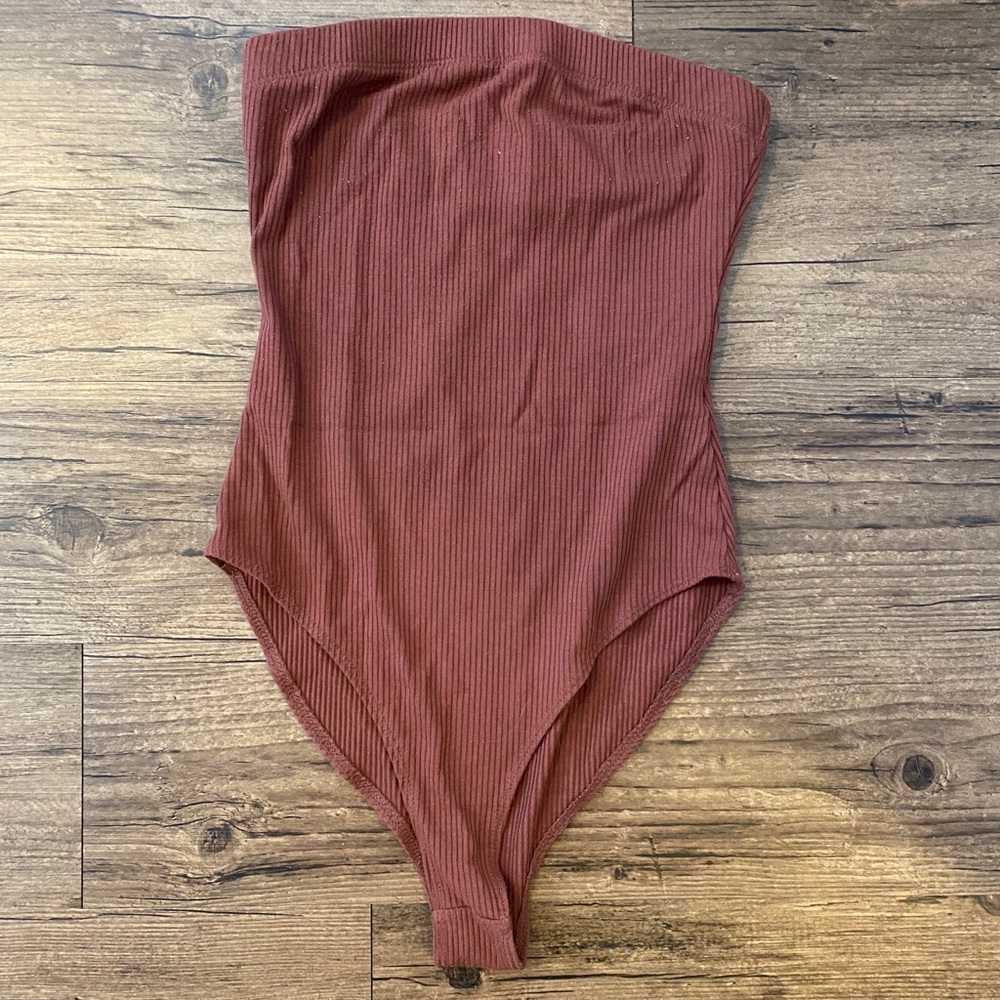 Forever21 strapless burgundy body suit